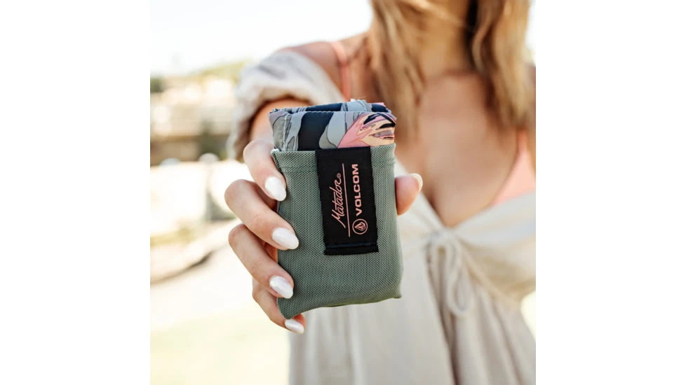 Matador Volcom Pocket Blanket - Image 4