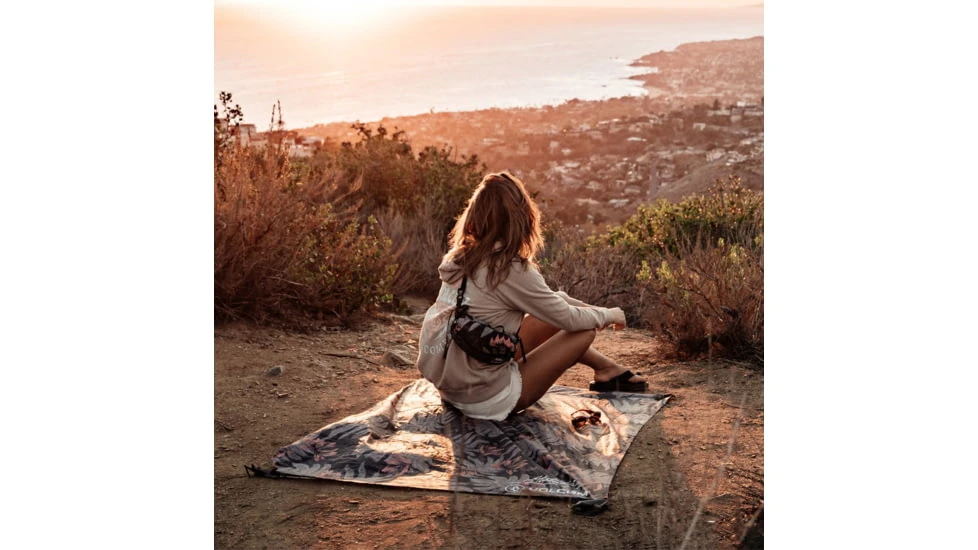 Matador Volcom Pocket Blanket - Image 8